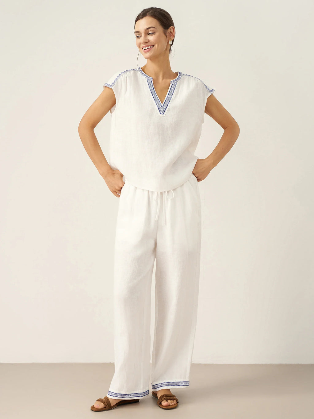 100% Linen V-Neck Embroidered Crop Top FENE