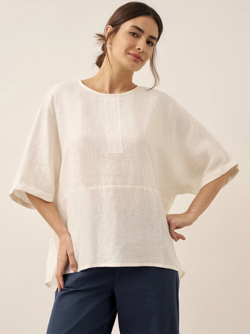 Top ROBYN 100% lino de cuello redondo y manga a media.