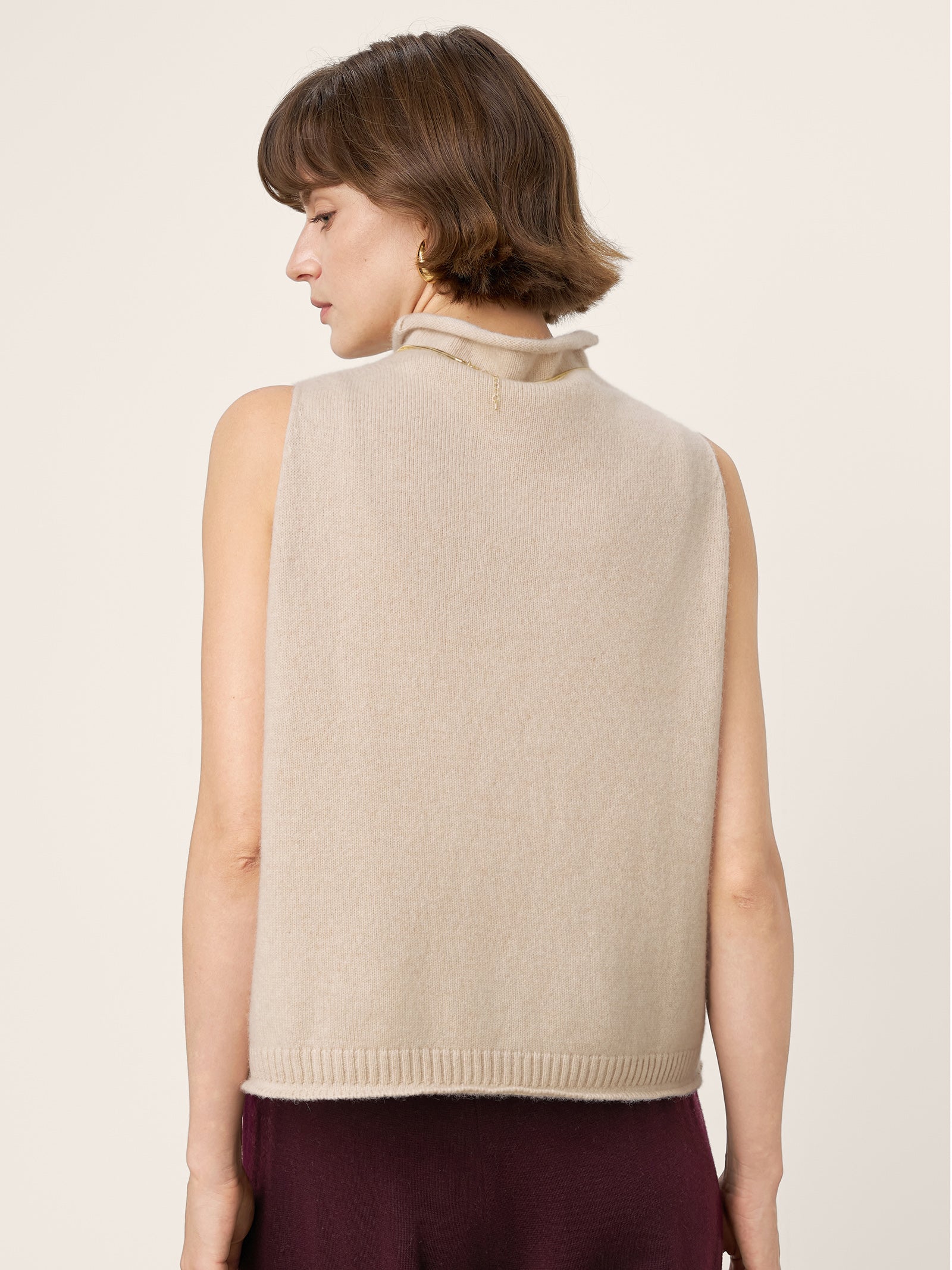 100% Mongolian Cashmere Hand-Finished Rolled Edge Sleeveless Turtleneck Knit Top DAISY